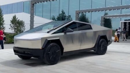 2025 Tesla Cybertruck