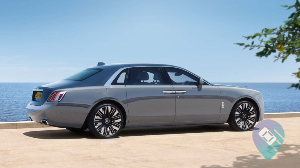 Rolls-Royce Ghost 2025